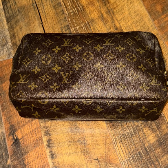 Louis Vuitton Monogram Trousse Toilette 28 - Picture 1 of 4